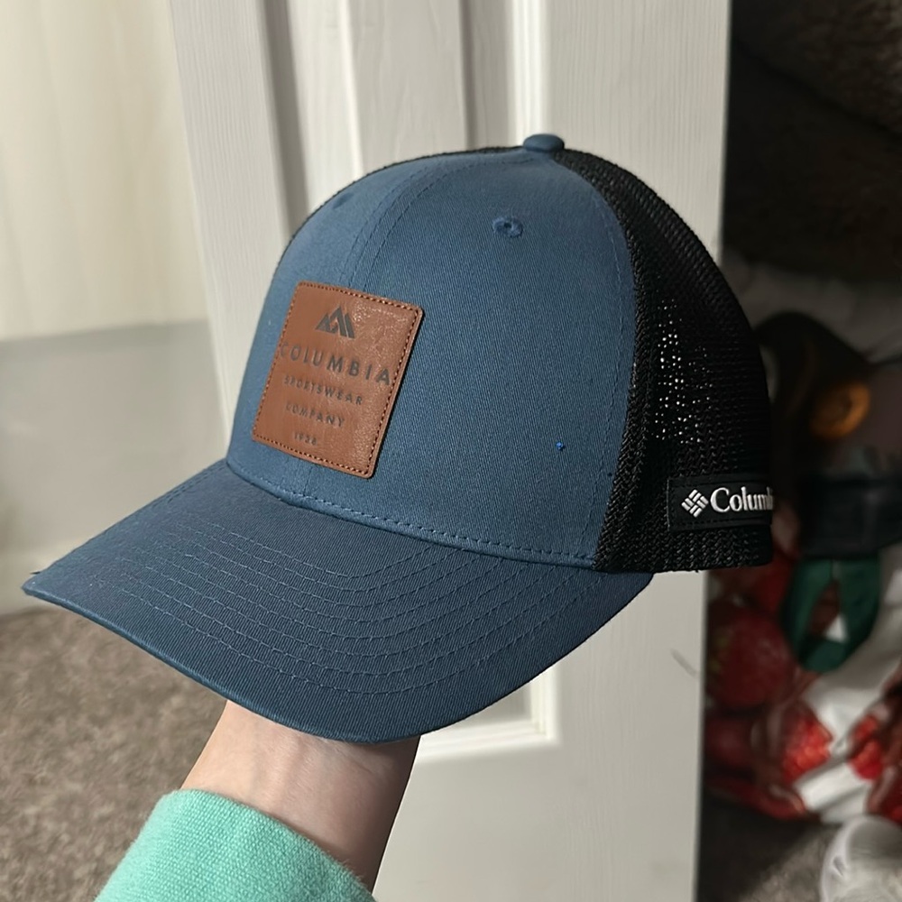 MENS COLUMBIA HAT